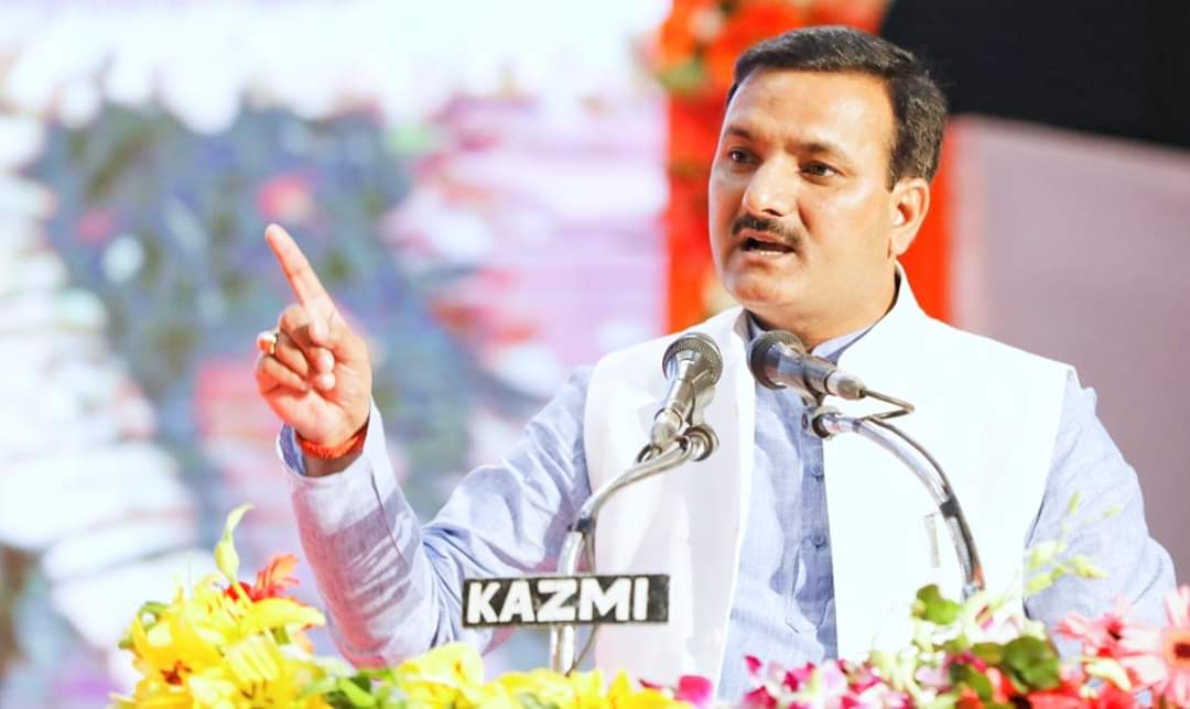 drdwivedisatish's tweet image. लखनऊ के डॉ राममनोहर लोहिया लॉ यूनिवर्सिटी के ऑडिटोरियम में बेसिक शिक्षा विभाग द्वारा आयोजित राष्ट्रीय सेमिनार- मिशन प्रेरणा एवं सी.एस.आर. कॉन्क्लेव के अवसर पर मुख्य अतिथि के रूप में पधारे माo मुख्यमंत्री पूज्य MYogiAdityanath जी के साथ संबोधित किया।