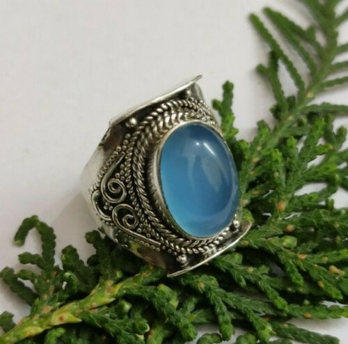 gemstonejewelr3's tweet image. Blue Chalcedony Ring
ebay.com/itm/3729687173…

#BlueChalcedonyRing #WideBandRing #StatementRing #925Silver #BlueGemstone
#925SterlingSilve #HandmadeSilverRing #BlueChalcedony #PromiseRing 
#EngagementRing #GemstoneRing #StatementRing #OrganicStoneRing #NaturalStoneRing #Handmade