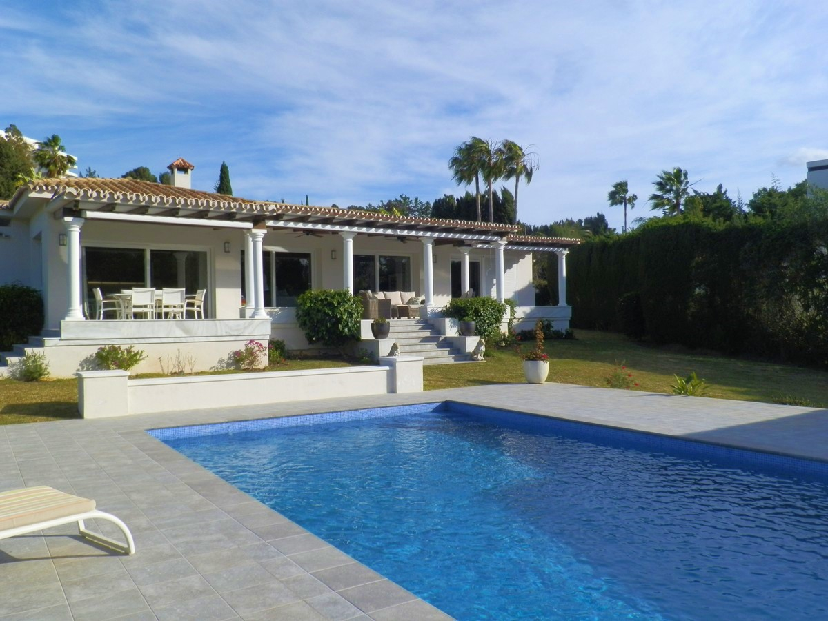 mibrobanus's tweet image. New Listing ! Fantastic one level Villa located in El Paraiso, Estepona A truly magnificent property that must be seen  1,295,000 
#newlisting #villa #onelevel #propertyforsale #luxuryrealestateagent #elparaiso #estepona #views #location #teammibro #viewings #proactive #modern