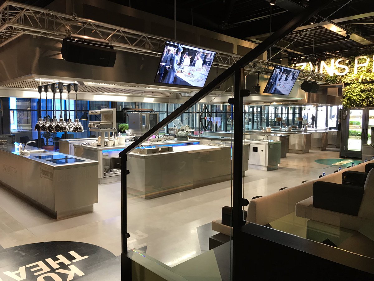 Vanmiddag zit ik bij <a href="/sligro/">Sligro</a> in Veghel. Overleg met collega regio’s <a href="/Greenportvenlo/">Greenport Venlo</a> en @AgriFoodCapital onder de indruk van de lokatie