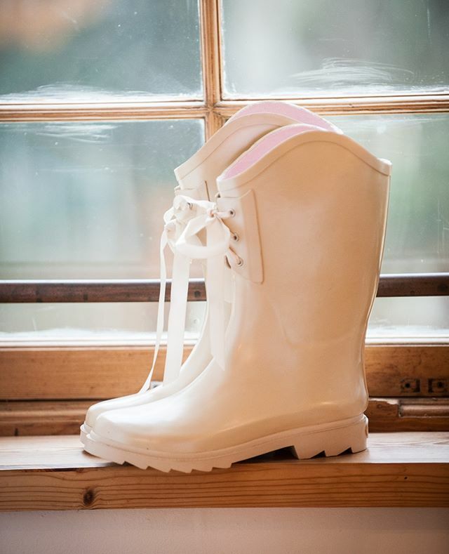 Achnagairn Castle (@achnagairn) on Twitter photo Come rain or shine, it pays to be prepared on your big day ☔ how did you battle the elements on your wedding day? Let us know in the comments 👇
📸 <a href="/margaretsoraya/">Margaret Soraya</a>
.
.
.
.
.
.
.
. ift.tt/3cuu6pI Come rain or shine, it pays to be prepared on your big day ☔ how did you battle the elements on your wedding day? Let us know in the comments 👇
📸 <a href="/margaretsoraya/">Margaret Soraya</a>
.
.
.
.
.
.
.
. ift.tt/3cuu6pI