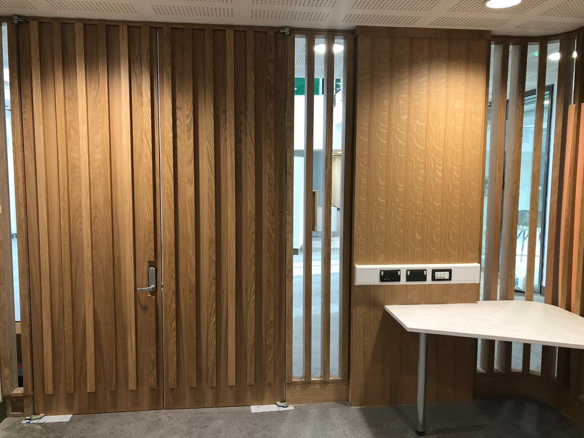 Lignify1's tweet image. Examples from one of our most recent projects including reception desk and detailed oak panelling. Amazing job done ✅
