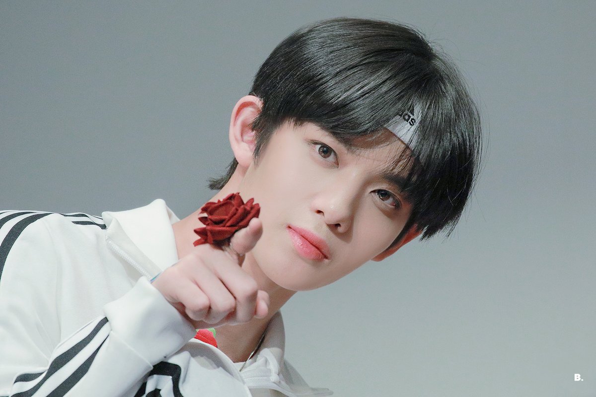 bbb_0510's tweet photo. 배지녕 이케맨 , , 
#배진영 #BAEJINYOUNG #CIX https://t.co/Nb4jRh645O