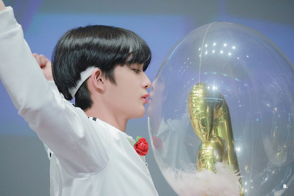 bbb_0510's tweet photo. 배지녕 이케맨 , , 
#배진영 #BAEJINYOUNG #CIX https://t.co/Nb4jRh645O