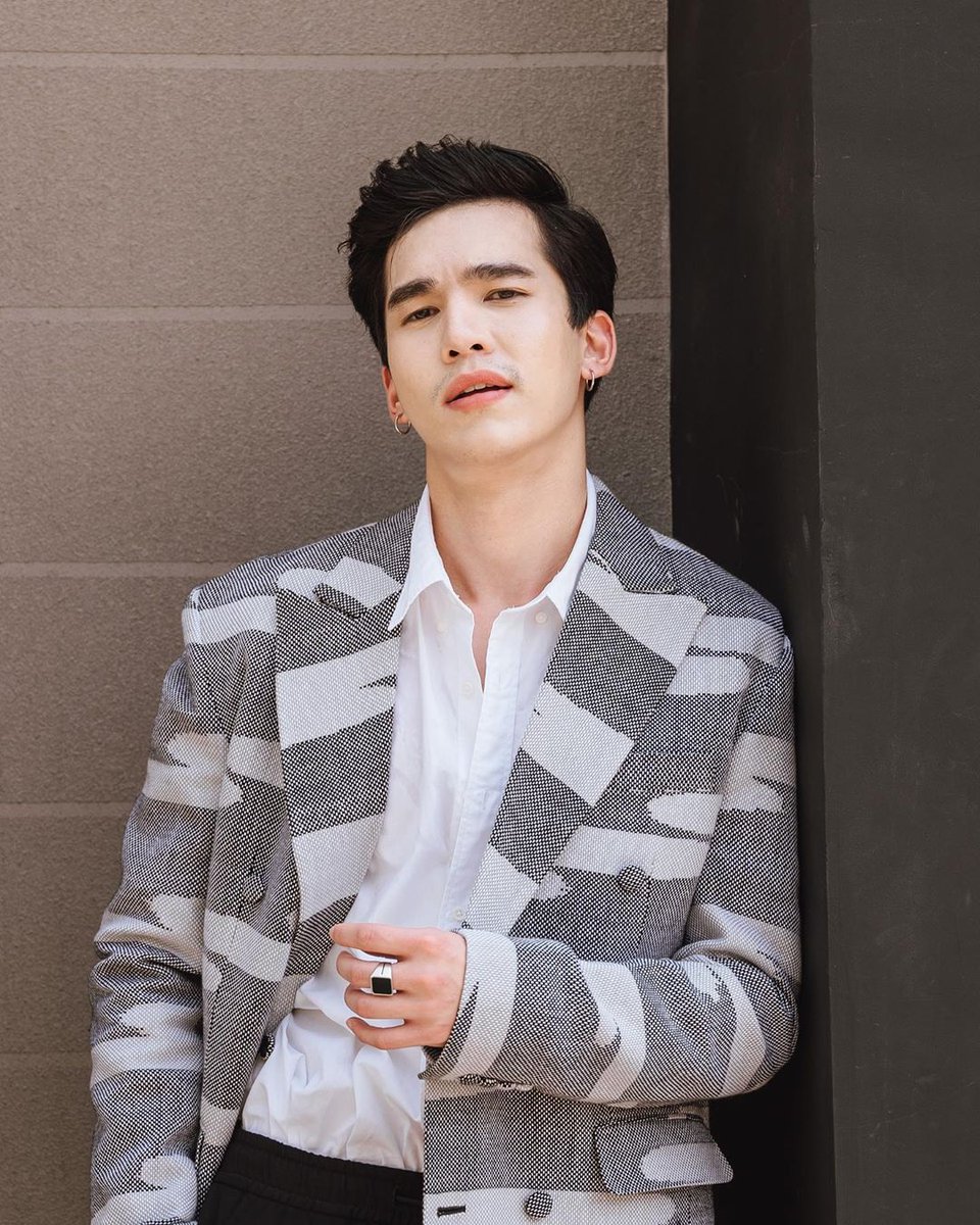 _maxxnetic's tweet photo. ใดใดในโลกนี้ ยังมีผู้ชายที่ทั้งหล่อทั้งเท่~
Updated IG:: mmaxmax
#mmaxmax 
#WHYRUtheseries 
#domunditv https://t.co/Bu5Ded33DH