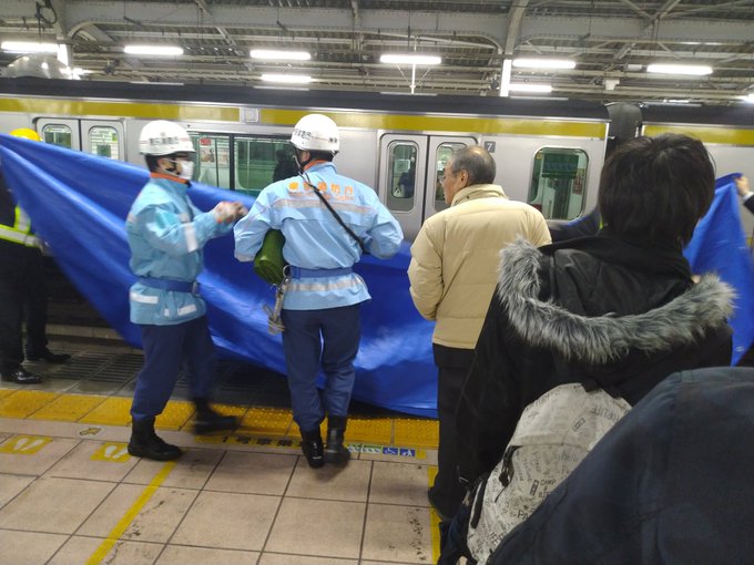 人身事故 中央 総武線 秋葉原駅で人身事故発生 運転見合わせ 乗ってる電車が人身事故した めっちゃブザーがなってる まとめダネ 人身事故 中央 総武線 秋葉原駅で人身事故発生 運転見合わせ 乗ってる電車が人身事故した めっちゃブザーがなってる まとめダネ
