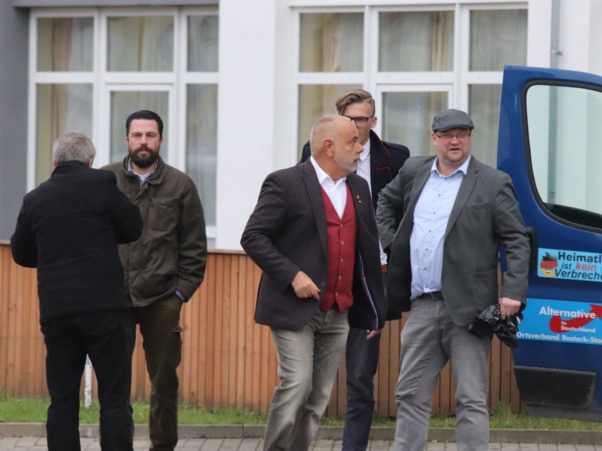 DerNorb's tweet photo. Beim #Flügeltreffen #Rügen #Binz der #AfD mit #Bilge, #Reincke und #Salomon, die in #Hamburg an der Kundgebung von #Rechtsextremen teilnahmen, wie auch #Grotzke aus #Güstrow... https://t.co/zTP2GMuEtl