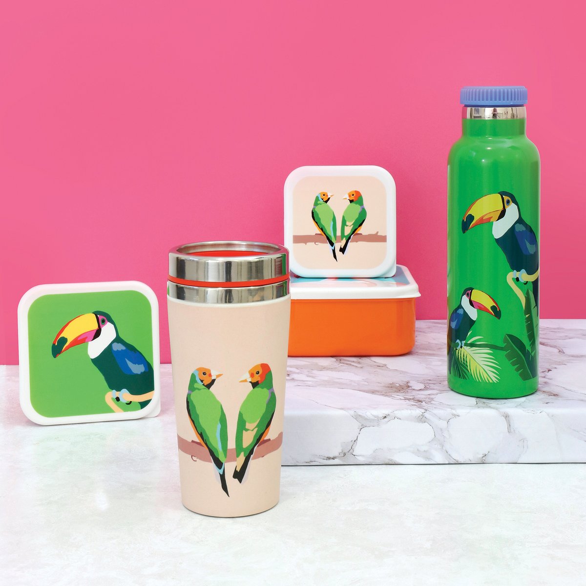 Snack on-the-go in style! 💕 Our Emily Brooks snack pots, travel mug and water bottle are perfect for all sorts of tasty treats at work or school 🍰🍒🌿