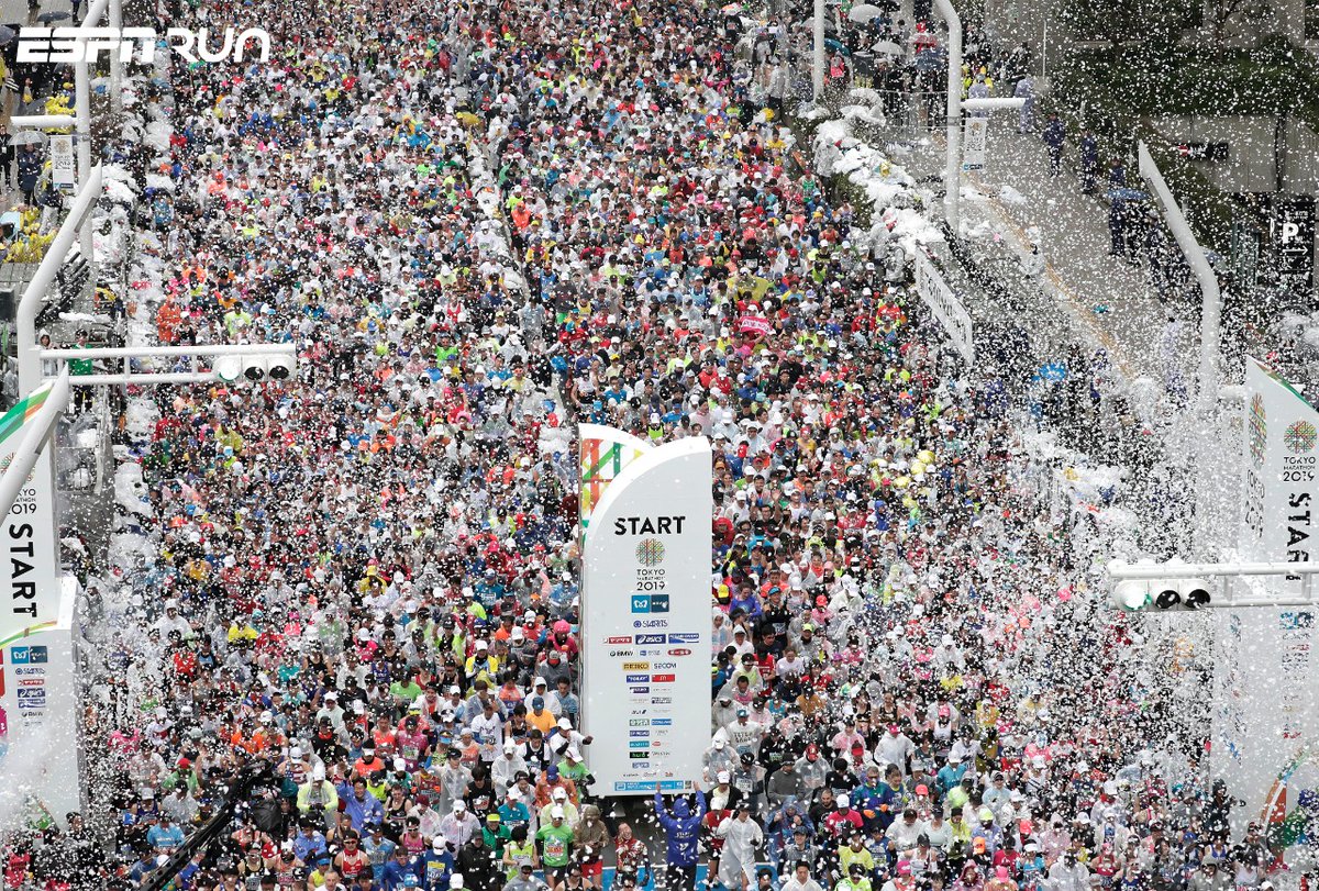 ESPNRun's tweet photo. 🔙 2019 vs. 2020 🔛
El Maratón de #Tokio no fue lo mismo con la participación exclusiva de los atletas de elite. 🇯🇵
#TOKIOxESPN https://t.co/vNSJ0NQ7S2