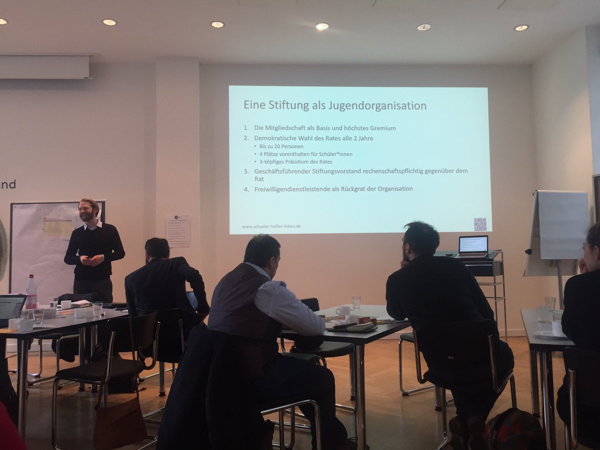 wider_sense's tweet photo. Über die gute #partizipative Stiftungspraxis von Schüler Helfen Leben @SozialerTag berichtet Ansgar Seng auf dem #Expertisekreis II @stiftungstweet #VMW https://t.co/ZWekFO5niX