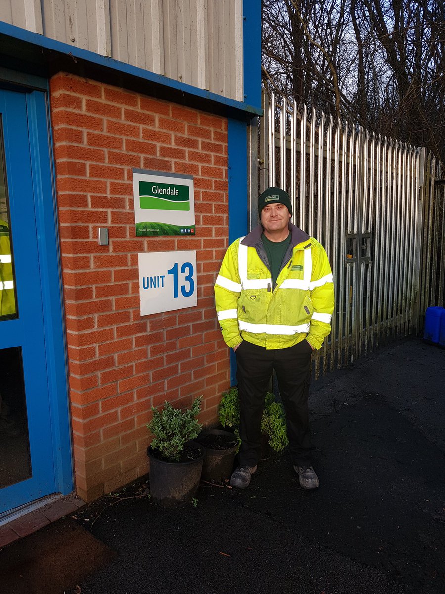 CottamTony's tweet photo. Hey @Twitter remember Darren who came to our @wwardrobebl1 ? Well he got the job! This is him in his work gear. Go Darren! @UsmanPlusDane @SiobhanSaunde10 @nikilianne @CarrieR_BAH #employment #jobs #housing #communitiesthatwork #morethanjustasuit https://t.co/1XEcyRrkKR