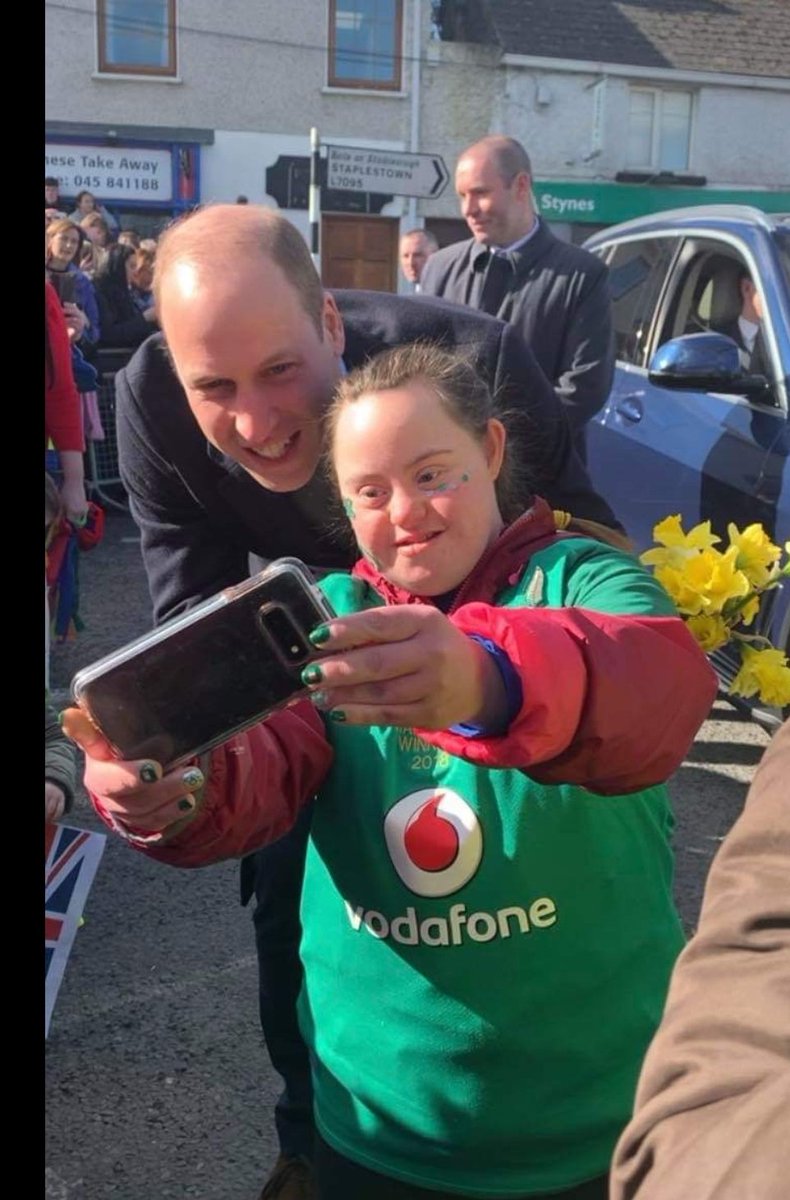 donnamalone21's tweet photo. A really nice guy 💚 #RoyalVisitIreland https://t.co/EJQm1GPdI4