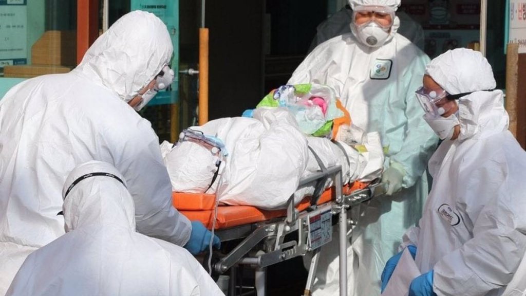 HumanoPlanet's tweet photo. 🚨El gobierno italiano cerrará todas las escuelas y universidades del país hasta mediados de marzo debido al brote de coronavirus, informa la agencia de noticias Ansa. #COVID19 #CoronaVirusitaly https://t.co/dXv1Go12p1