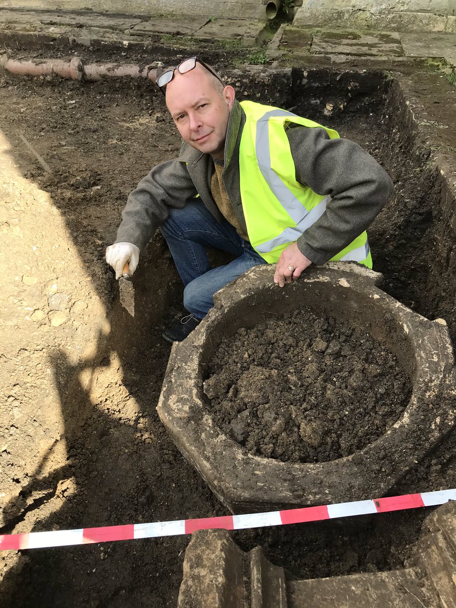 The amazing discovery of the medieval font from <a href="/standrewschip/">St Andrew’s Church</a> on the watching brief for carpark work and just outside the main door indicates the sanctity of ‘unwanted’ fonts and their ritual burial in consecrated ground. <a href="/wiltsgazette/">Gazette & Herald</a> @SocAntiquaries @ChippMuseum <a href="/BBCWiltshire/">BBC Wiltshire</a>