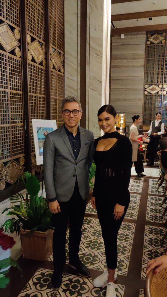nwresorts's tweet photo. RWM President and CEO Kingson Sian and RWMCOO Stephen Reilly pose with @PiaWurtzbach @dgeorcelle2 and @mega_magazine ‘s CEO @archiecarrasco
#MEGAExclusives #MEGAExclusiveswithPiaWurtzbach
#RWManila https://t.co/lonEcEWskp