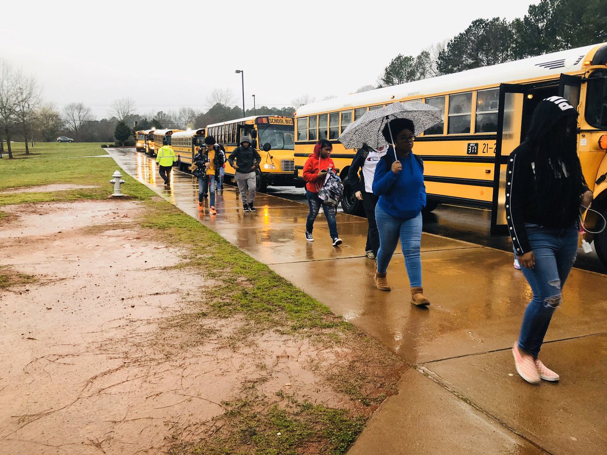 chad_mccaskill's tweet photo. Alcovy High School 
Rainy day start but, fantastic student Safety during morning unloading. Thank you students and staff! #ncssbethebest https://t.co/G1EMEUQdZv