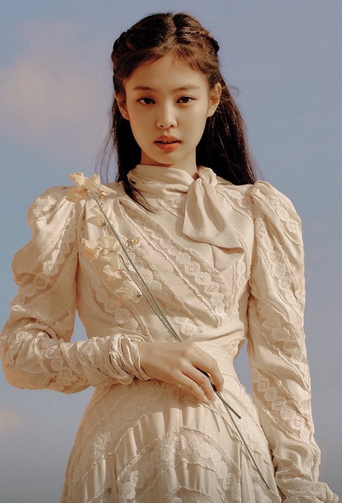 📍| 'BLACKPINK's 2020 Welcoming Collection' - Jennie'nin BLINKlere
