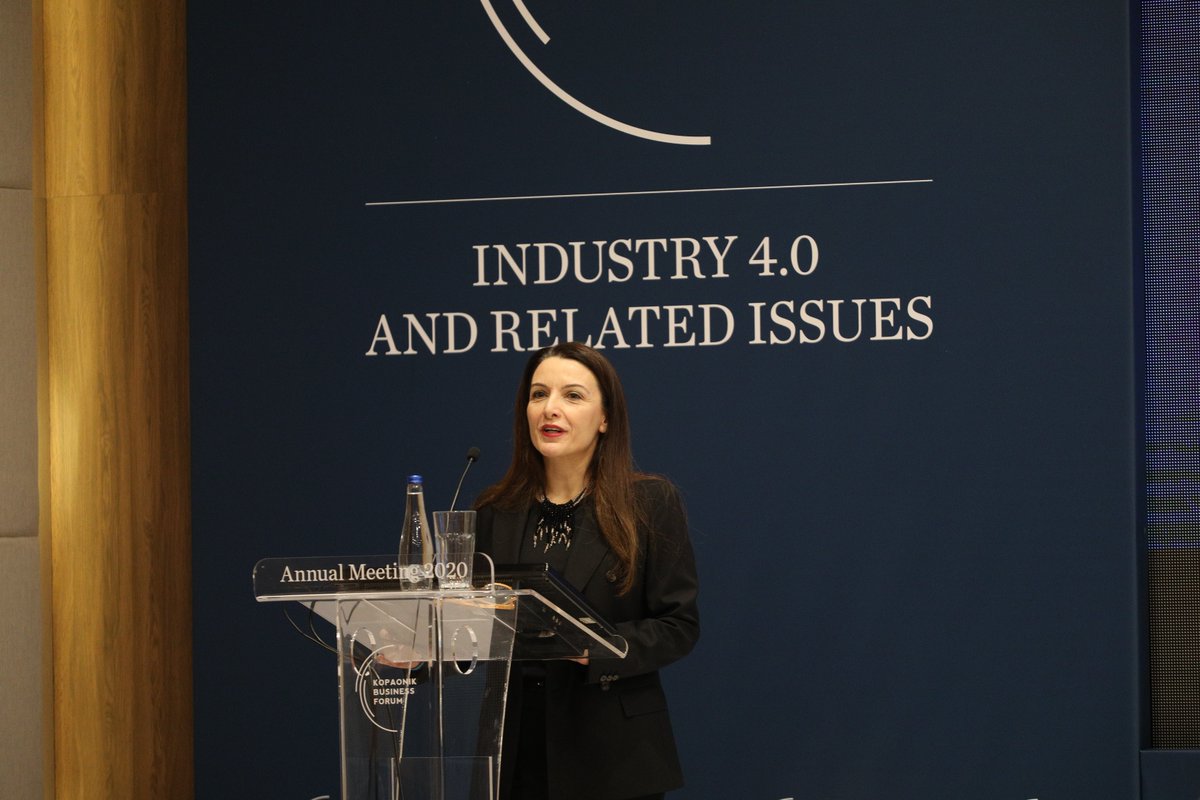 "Danas se deca i mladi suočavaju sa novim nizom izazova i globalnih promena koje su prethodnim generacijama bile nezamislive. Sukobi i prirodne katastrofe ugrožavaju živote dece i otežavaju ostvarivanje njihovih prava." <a href="/R_DeDominicis/">Regina De Dominicis</a>, direktorka <a href="/unicefsrbija/">UNICEF Srbija</a> na #KBF2020