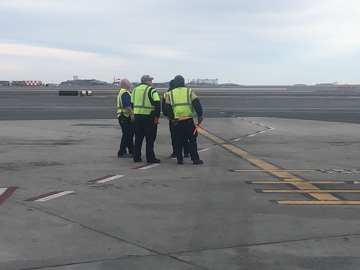 RichardRatlifff's tweet photo. Standards and Consistency team BOS huddling up to attack inbound metrics!!!  And following through with success!!!   Nice job!!  @KevinSummerlin5 @BsquaredUA @ChrisPainter21 @JMRoitman @HRguyDGS3 @DavidWisdomUA @SalangaJ https://t.co/SEIO4h7fcu