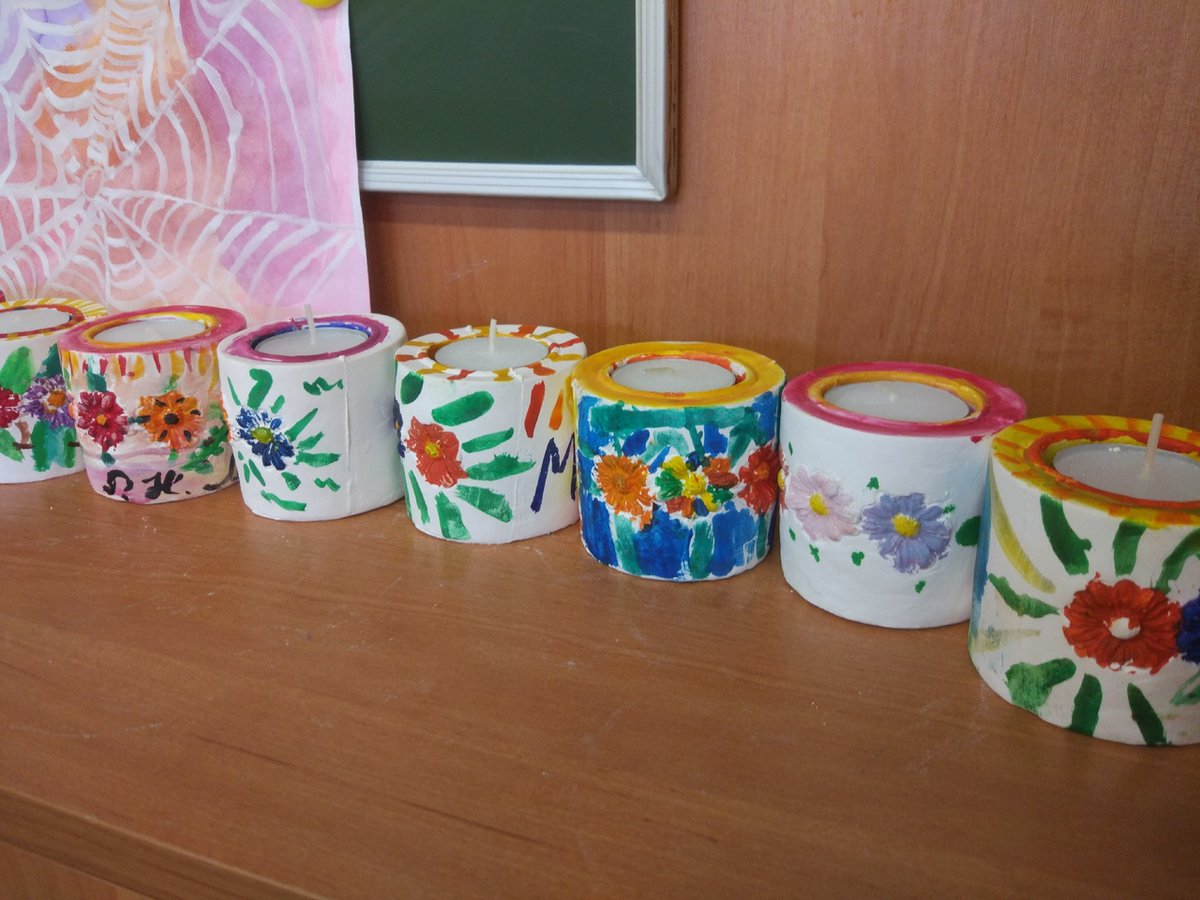 В преддверии Международного женского дня научные сотрудники картинной галереи провели весеннее занятие «Царство Флоры», посвящённое изображению цветов в картинах русских художников. В мир цветов погрузились ученики начальных классов средней общеобразовательной школы № 14.