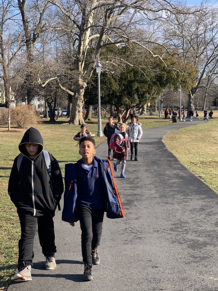 EdgemontSchool's tweet photo. Great way to start the day...Walk, Bike, Bus to School!!!  Thank you to the Edgemont community for making this possible!
#Edgemontessori
#smallbutmighty https://t.co/t7KBVtOIU5