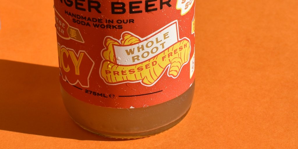 squarerootldn's tweet image. Today we're #MakingFresh #GingerBeer and as you can see from our label, we press the whole damn root while it's fresh + juicy, so you can imagine how totally awesome our whole #SodaWorks smells right now, right? SPICY 🔥🔥🔥 Give our spice a try over here store.squarerootsoda.co.uk/collections/co…
