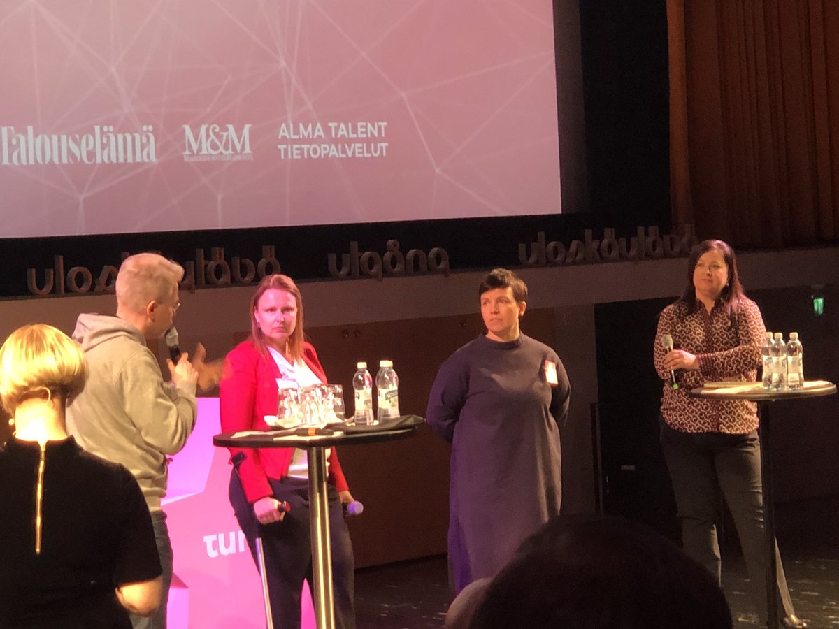 Luottamus on vuorovaikutussuhde johdon ja työntekijöiden välillä. Sen täytyy toimia molempiin suuntiin. Paneelissa #vuoden tyonantajabrandi #tunto #monster