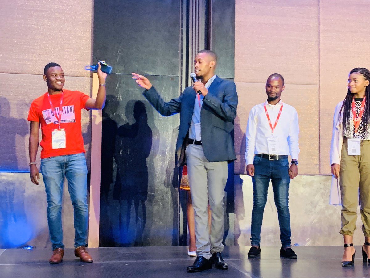 lesetla_thato's tweet photo. Itโs really nice to be able to talk about transformation topics in technology. Helping businesses stay competitive in the forever changing world while meeting changes to customers @micoyuk @NaomiBisimwa @Hyitschristine @TinyikoNtlurhi #ITWebBI2020 #IoT https://t.co/un7HBCTdIs