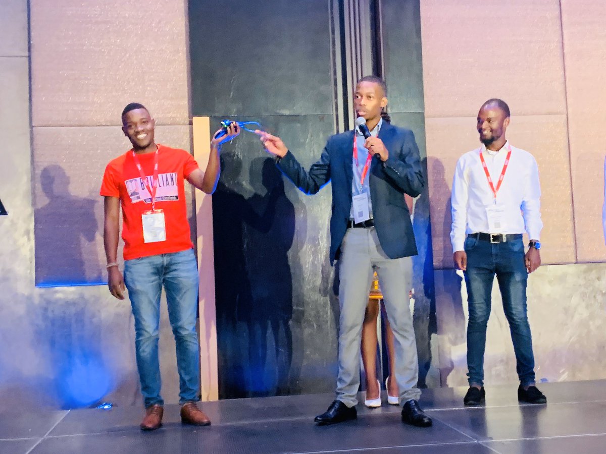 lesetla_thato's tweet photo. Itโs really nice to be able to talk about transformation topics in technology. Helping businesses stay competitive in the forever changing world while meeting changes to customers @micoyuk @NaomiBisimwa @Hyitschristine @TinyikoNtlurhi #ITWebBI2020 #IoT https://t.co/un7HBCTdIs
