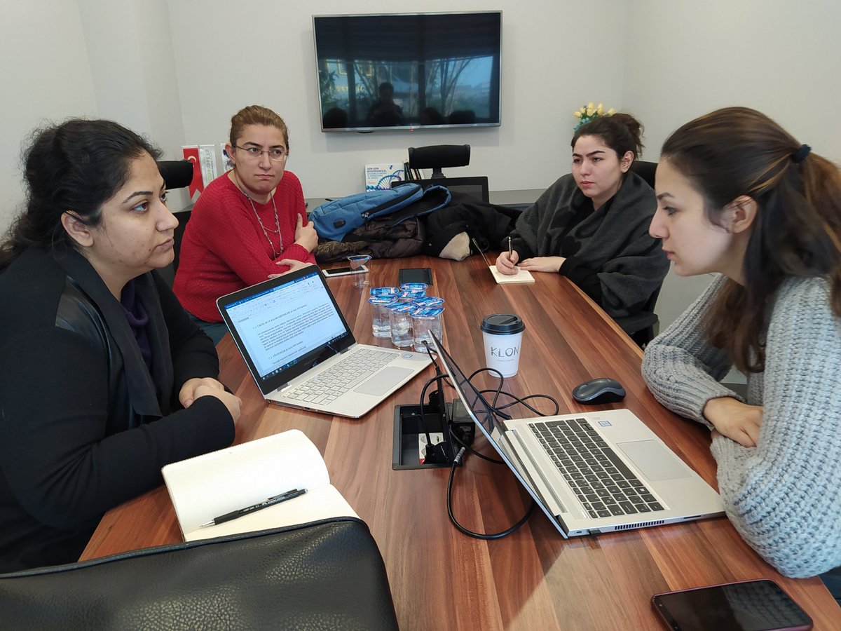 #BİGG girişimcilerimizin panel sunumu hazırlıkları hız kesmeden devam ediyor!💪 Girişimcilerimiz bugün proje yazımı konusunda detayları görüşmek amacıyla program mentorumuz Melek Evirgen ile bir araya geldiler.👍📝 #tübitak #girişim