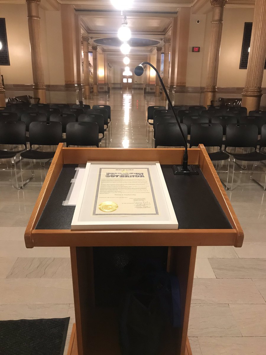 MrsMattHoffman's tweet photo. Come join me at the Kansas State House! It’s Parents as Teachers Day! We are celebrating 30 years of Kansas Parents as Teachers. #KPATA #30PAT https://t.co/GMleFzs43v