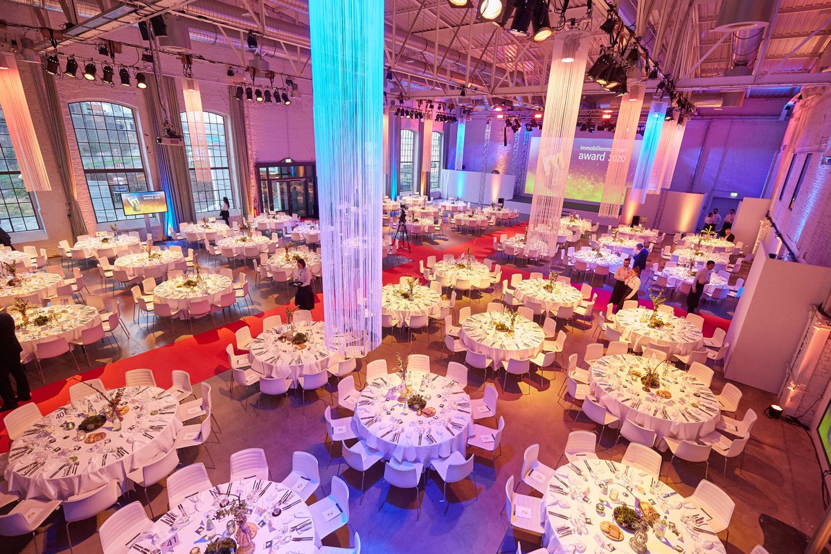 immomanager's tweet photo. Wir bedanken uns bei @CateringKirberg für das großartige Catering beim #imaward vergangene Woche. Ihr wart der Oberhammer! 🙏 #catererdesjahres https://t.co/VKFIGcsBAC