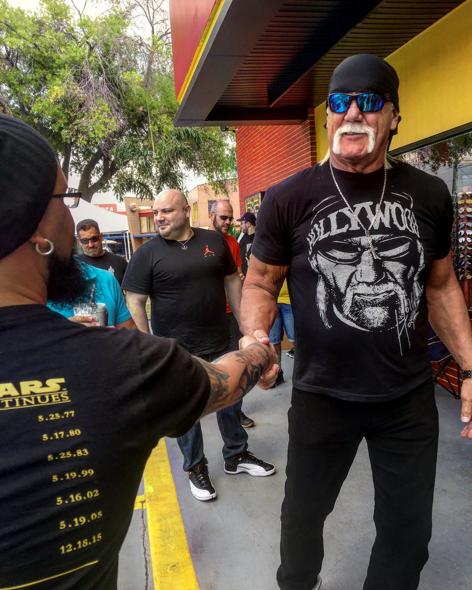 FoxxVinyer's tweet photo. Literally 20 mins after landing, this is always the first stop when I’m in Orlando! @HulkHogan hopefully next time i meet you i can talk for more than a handshake #Memories #2020vs2017 https://t.co/SSL5nLzz5z
