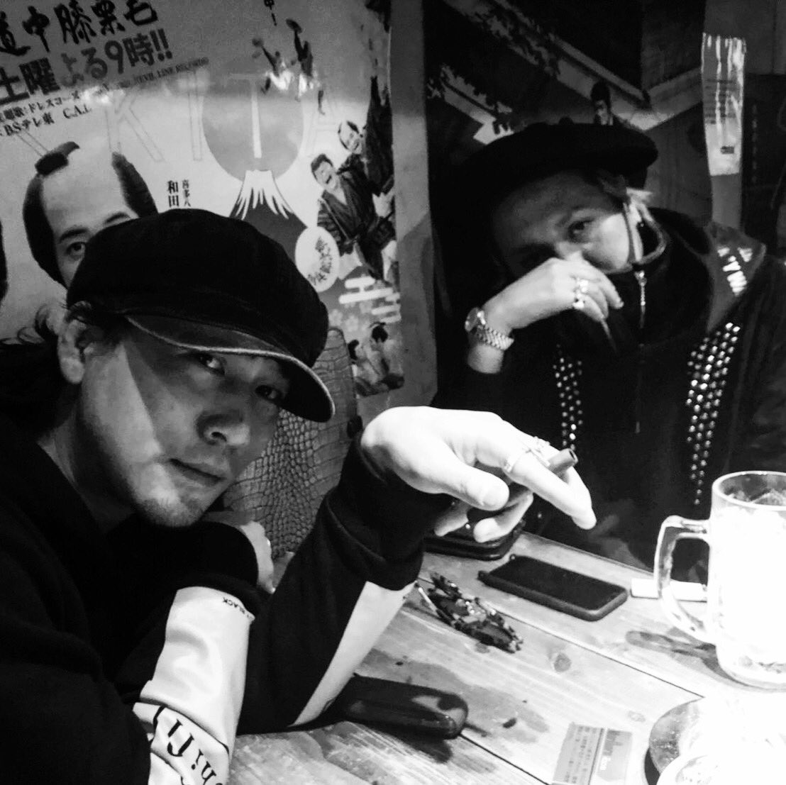 ryuta_rnworks's tweet photo. 出会って14年、共に働いた期間4年、共に独立して1年半。

それでも親友でいられるって、それはイレギュラーであり、俺達の中では当たり前にレギュラー。

刺激したり刺激されたり、お互いの思想を語ったり隠したり、共に生きるってそういう事やと思う。

そんな俺は今日からにゃいこす！！ https://t.co/9e3850XBvW