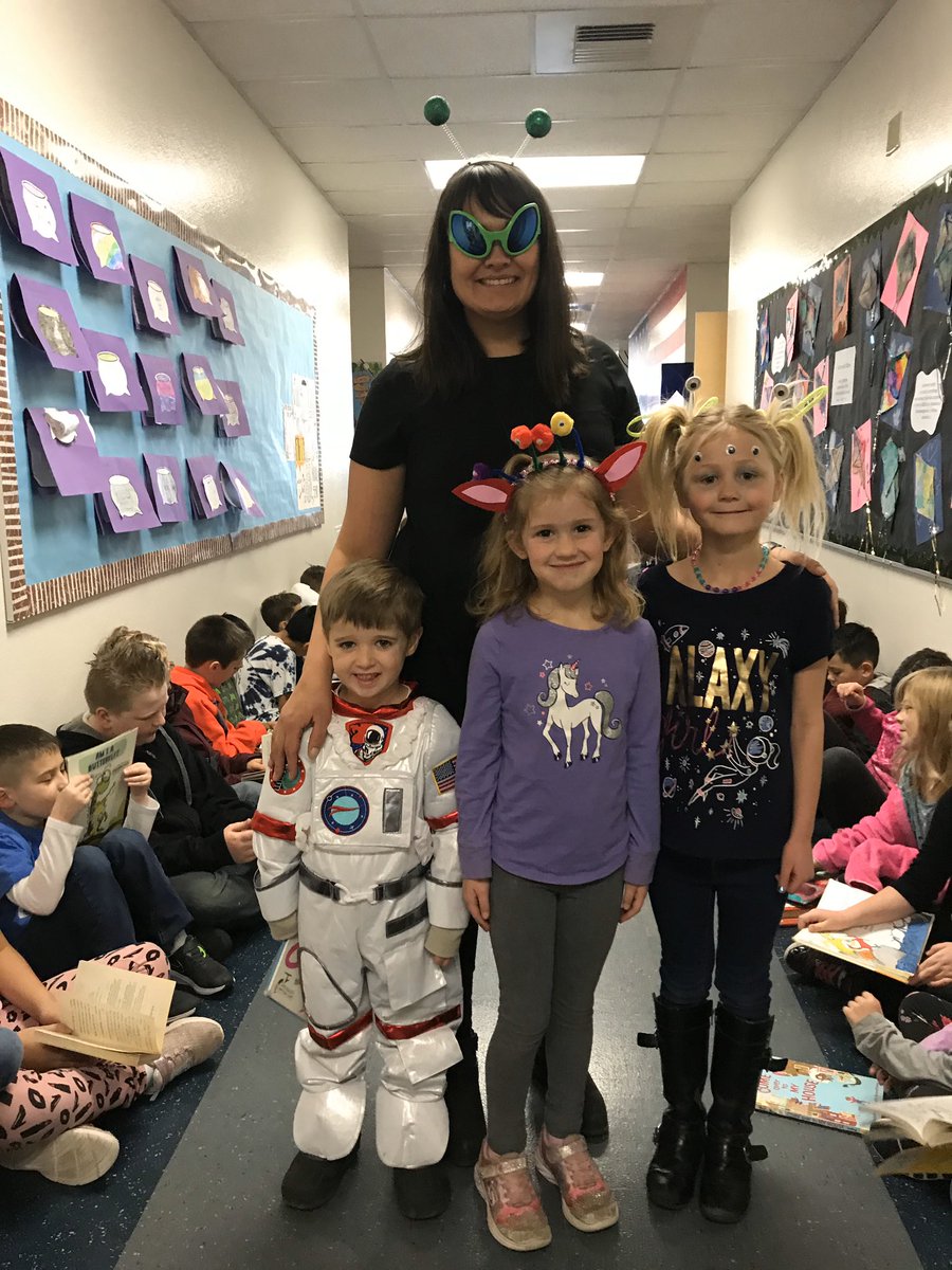 ECSDLeadMVES's tweet photo. Day 1 of #MVES5⭐️ Reading Week! Reading together in the hallways with our House Friends and our Out of This World Students! #MVESCatchIt!💥 https://t.co/pPeyVQOXLA