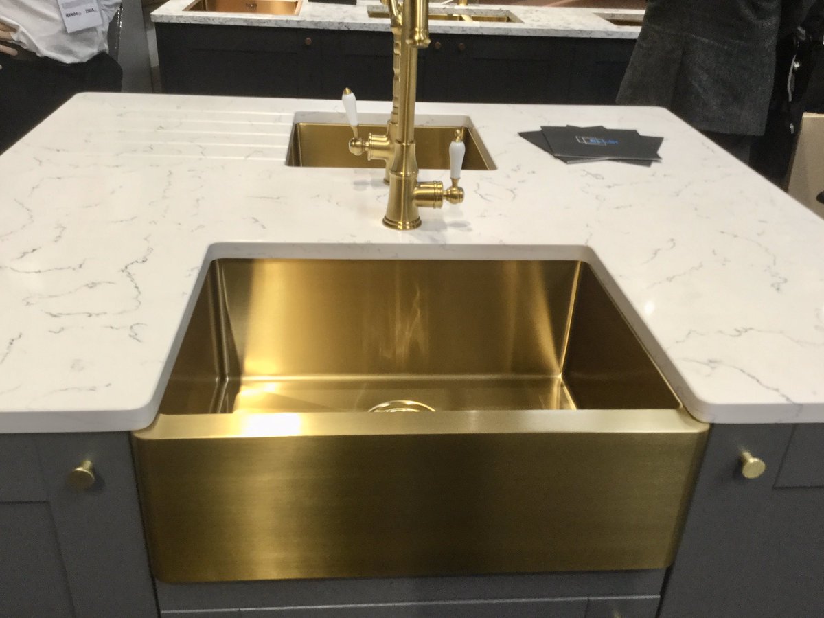 kitchensreview's tweet image. We found this little gem! In glittering gold - The Belfast Sink from Ellsi Ltd is a definite showstopper! Stand L125 #kbb2020 #goldsinks