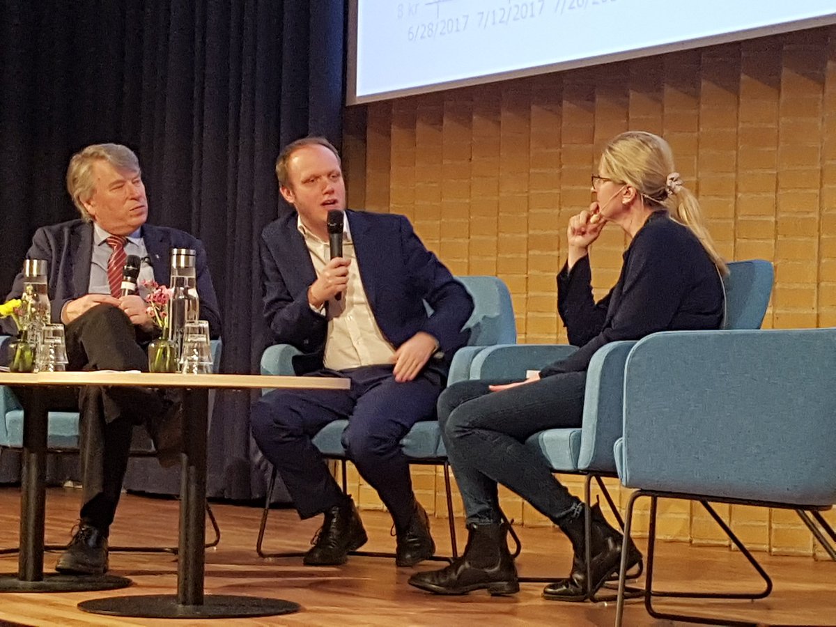 Finwire's tweet photo. Finwire vd och medgrundare Mats Hård intervjuar Redsense Medical på scen på #lifesciencedagen https://t.co/VjKrQwVjbn