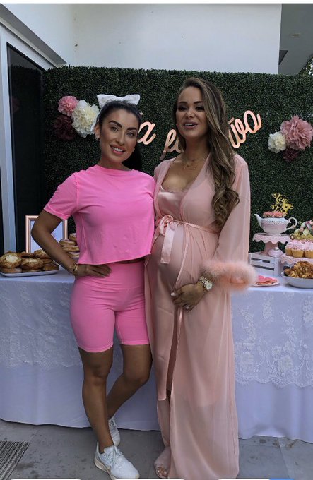 Baby shower weekend 💞💞💞 https://t.co/tBK8IoghjV