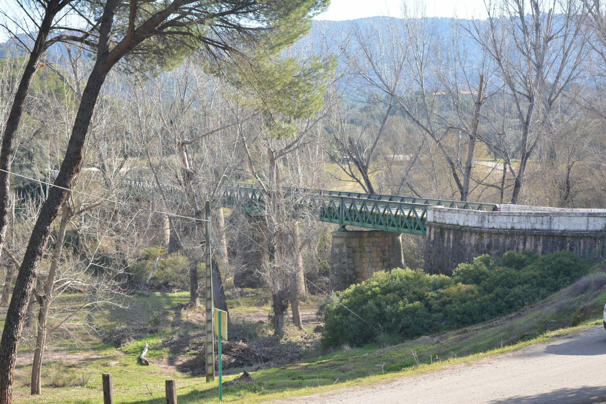 FHECOR's tweet photo. .@FHECOR is participating in the rehabilitation of the historical steel bridge over the Jandula River in Andujar, Spain, built in 1915. The works comprise traffic diversion, deck slab replacement, and steel structure strengthening. 

More info: 
https://t.co/8K7r97Iqun https://t.co/rXiSkUGxUp