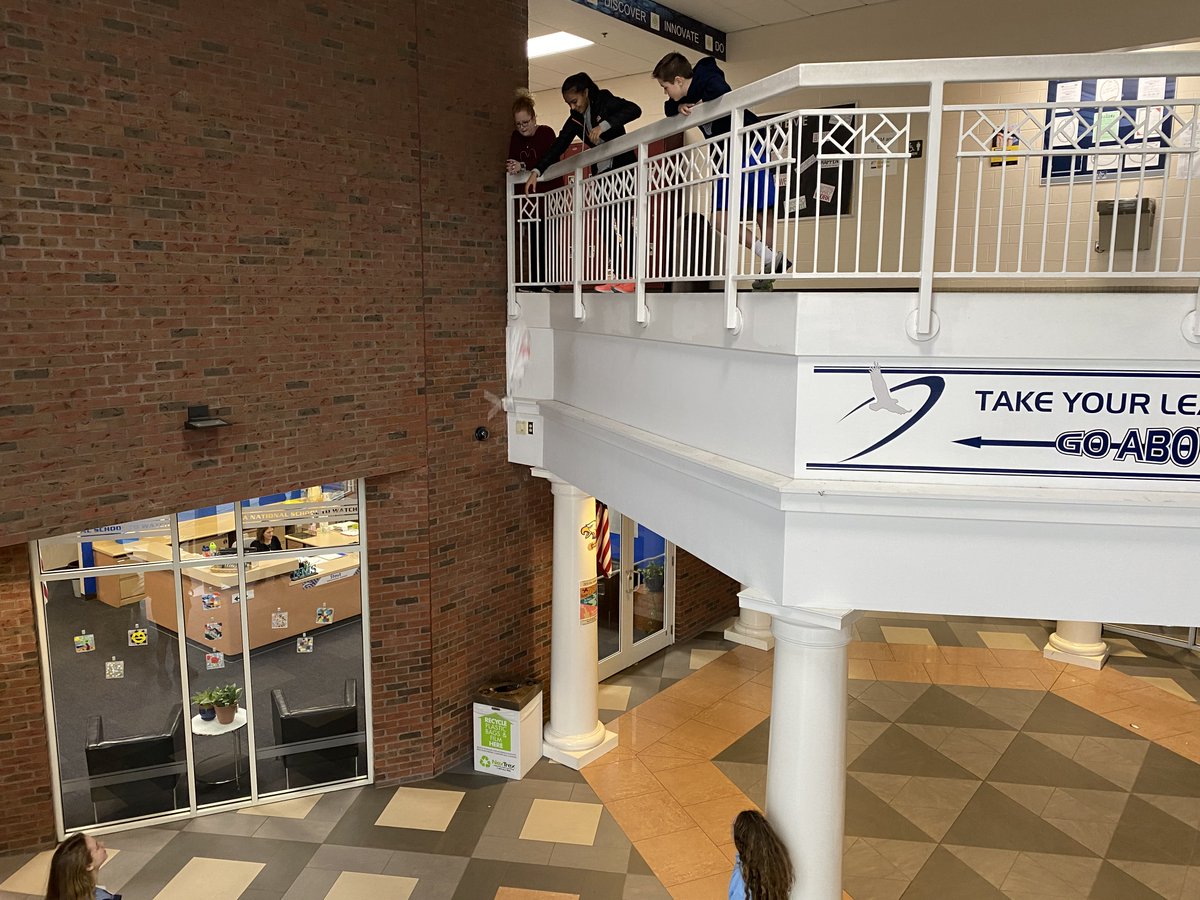 ProfKyleMack's tweet image. Our #STEM @NagelNighthawks are doing the infamous egg drop challenge!  #NagelBeTheChange