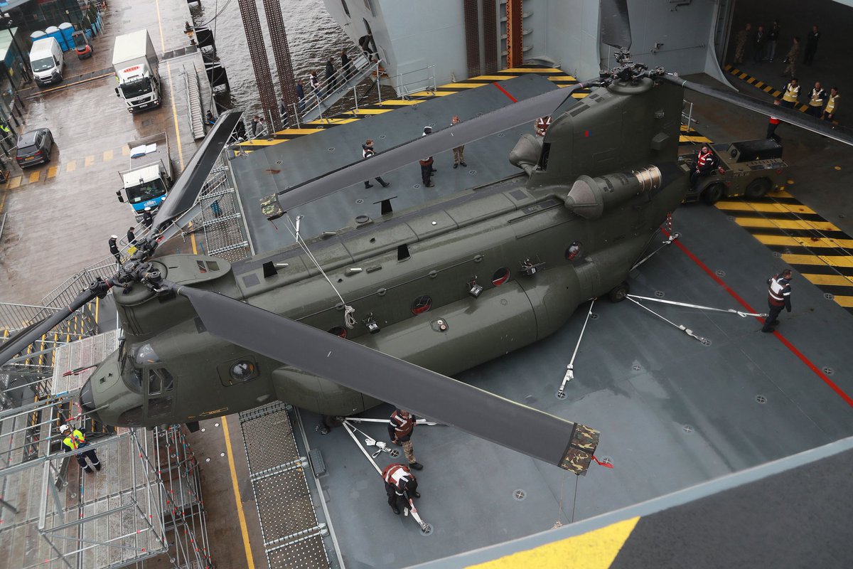 HMSPWLS's tweet photo. A few more photos of the aircraft preparing for departure yesterday. @27_Sqn We don't think we scratched your cab π. @RNASCuldrose @lpoolcouncil @CruiseLpool
#PWLSinLiverpool https://t.co/u548segcnx