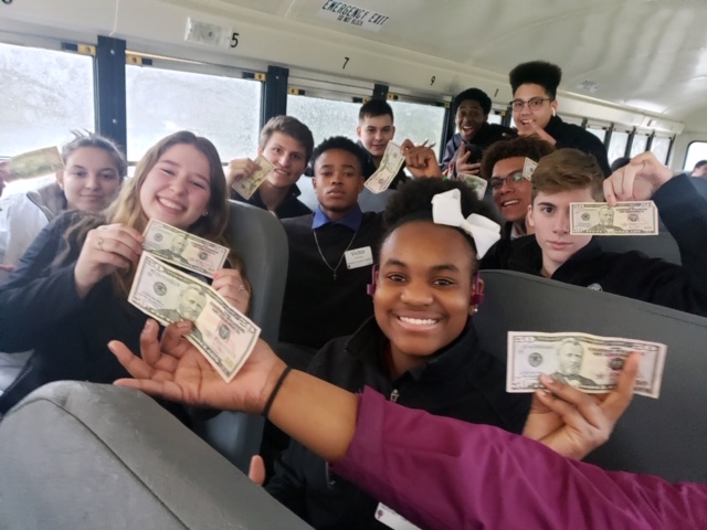 simonbiz2015's tweet photo. Absolute Awesomeness at the Veale Youth Entrepreneurship #thinkBIGChallenge &amp; Summit!  #YouthEntrepreneurship #NeverStopLearning https://t.co/yeYWT509fc