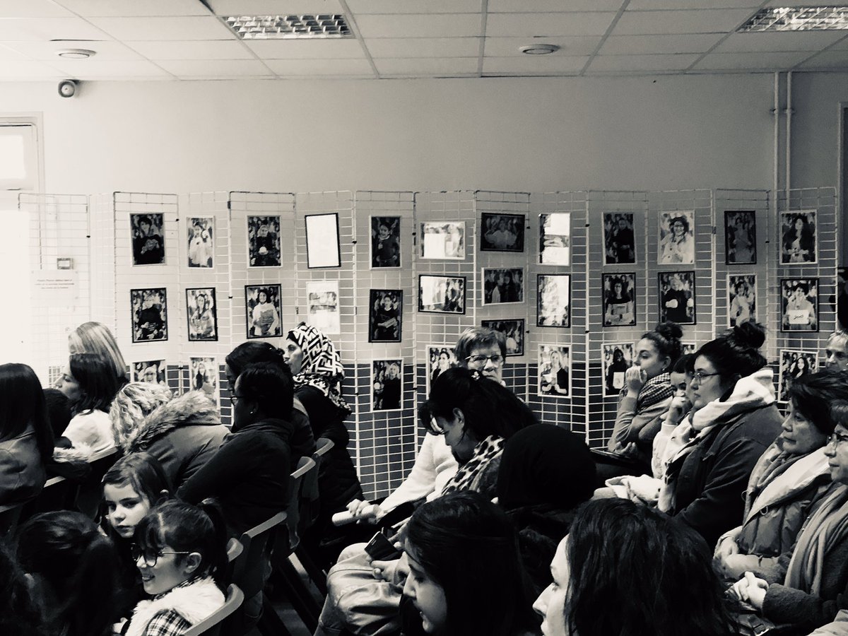 Femmes Relais 51 célèbre aujourd’hui le droit des femmes à la Maison de Quartier Croix-Rouge. L’occasion pour <a href="/ArnaudRobinet/">Arnaud Robinet</a> de remercier l’association qui présente notamment une très belle exposition photos « À armes égales ». #Reims #DroitsDesFemmes