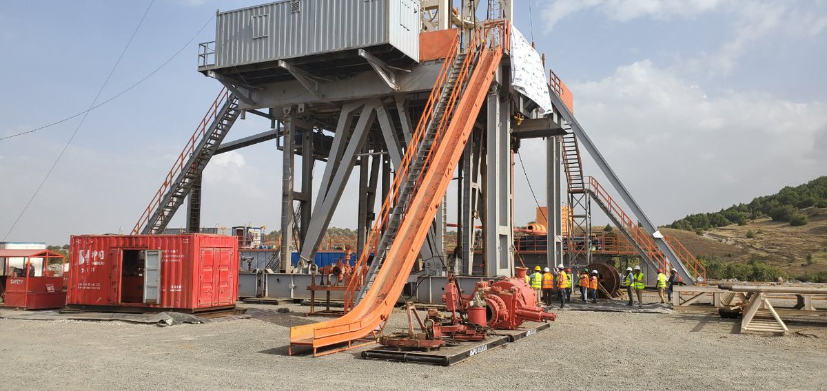 GetachewSS's tweet image. At this hour:The start of the drilling of the Tulu Moye Geothermal Operations in Tulu Moye, Iteya. An 800 million USD project set to be completed by 2023 / is planned to generate 50 MW on its first phase, 150 MW by 2025, year Ethiopia plans to be middle income. #EverydayEthiopia