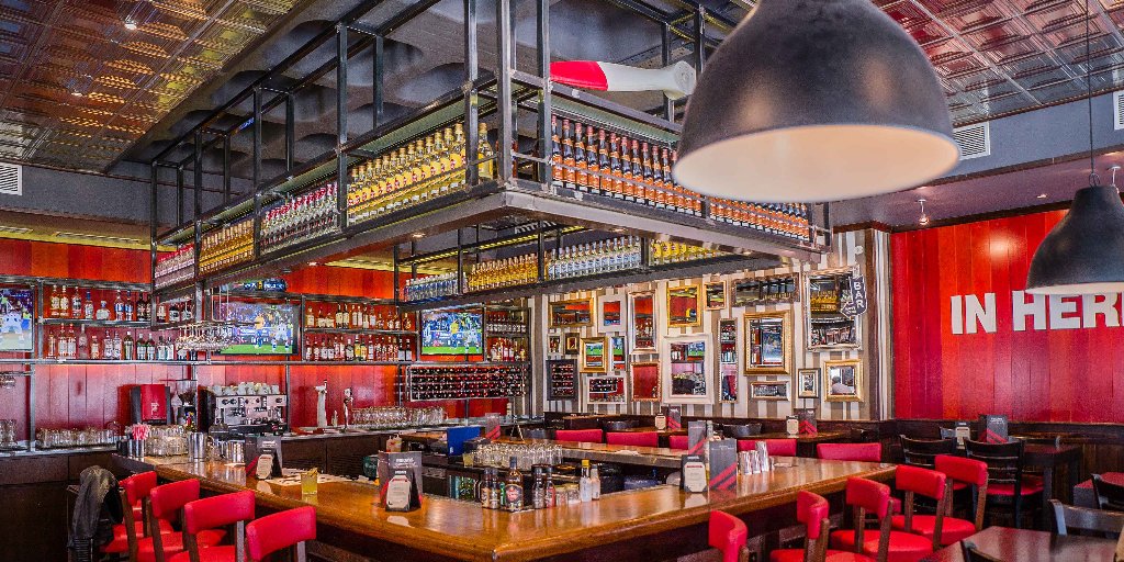 TGIFridaysGR's tweet photo. Θες να γιορτάσεις επαγγελματική επιτυχία; Σε περιμένουμε στα TGI Fridays™ γιατί κάθε επίτευγμα αξίζει τη μεγαλύτερη απόλαυση! #CelebrateAtFridays #TGIFridaysGR #FridaysEvents https://t.co/RipP78mBnT
