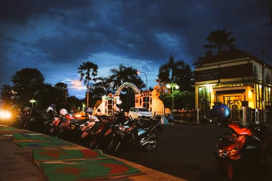 Aan__CoverBOYkw's tweet photo. Beauty of Blora City
----------------
Keindahan kota Blora
Damai..
Tentram..
Indah..
๐ฎ๐ฉ๐๐๐
#JatengGayeng
#BloraMustika
#VisitBlora
Pic by #Reehan https://t.co/mYBHL1WHzg