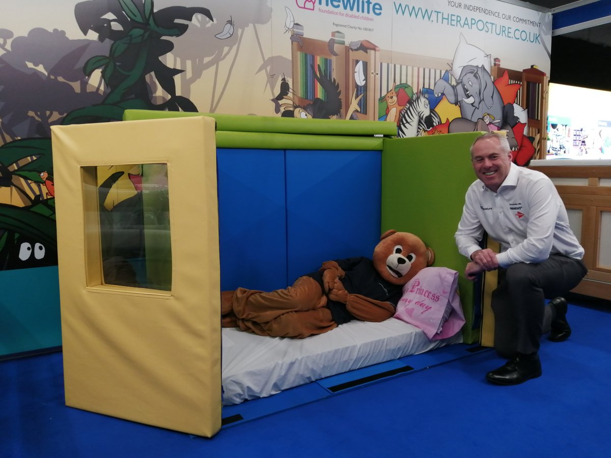 Theraposture's tweet photo. Liam with @lanyonbowdler mascot #LBBear, trying out our new Home and Away bed @kidztoadultz today 🐻😊👍

Lanyon Bowdler Solicitors specialise in serious injury claims including brain injury, spinal injury and amputations.

https://t.co/DhvX079tmW

#CareCots #PaediatricBeds https://t.co/go57TU3C4b