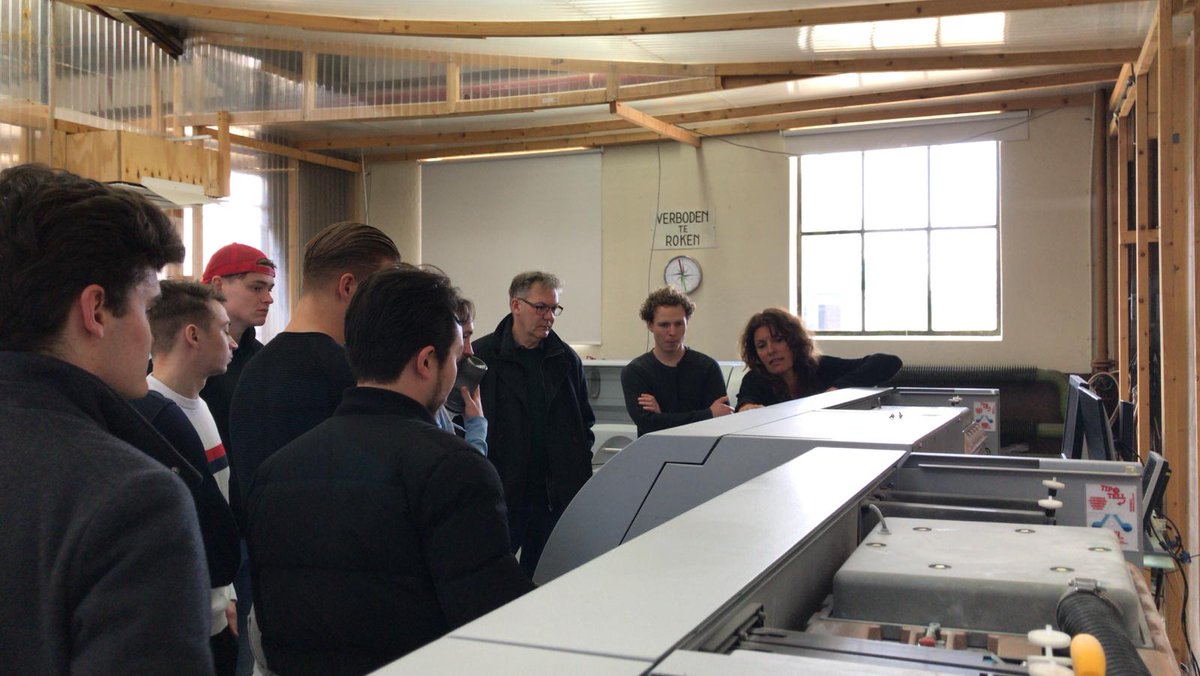 ipjanssen78's tweet photo. Studenten Business Studies #Inholland #Haarlem nemen deel aan inspiratiesessie bij @3dmakerszone met als doel hen kennis te laten maken met nieuwe technologieën als 3D-printing, robotica en big data. https://t.co/fNcPGUCoY3
