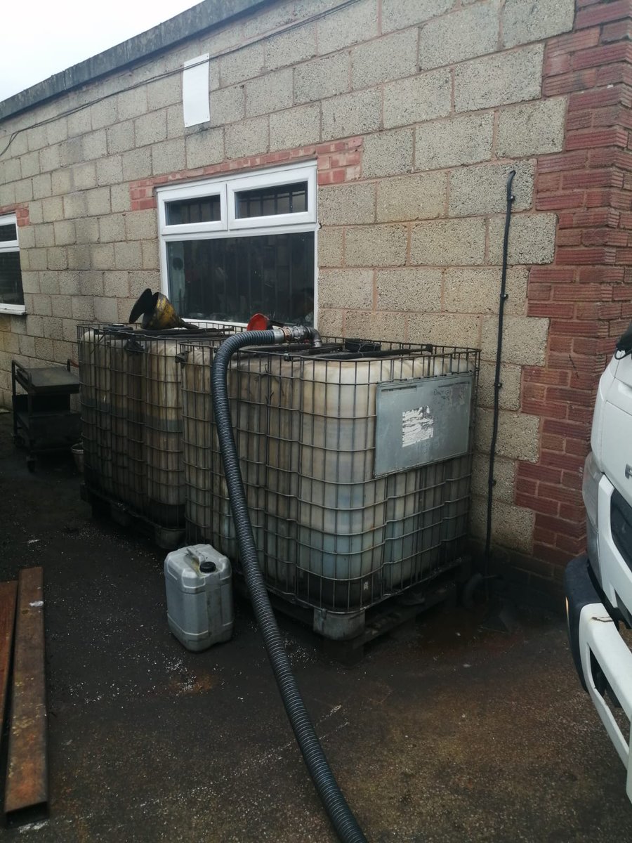 VwrLtd's tweet photo. Do you have hazardous waste need moving? Vehicle Waste Recycling Ltd Have over 20 years experience in disposing of all kinds of waste streams.

 Call us on 01922 447930

 #wasteoil #hazardouswaste #industrywaste #commercialwaste #slurry #oilemulsions #machinecoolant #oillywater https://t.co/W4r4nFh2iX