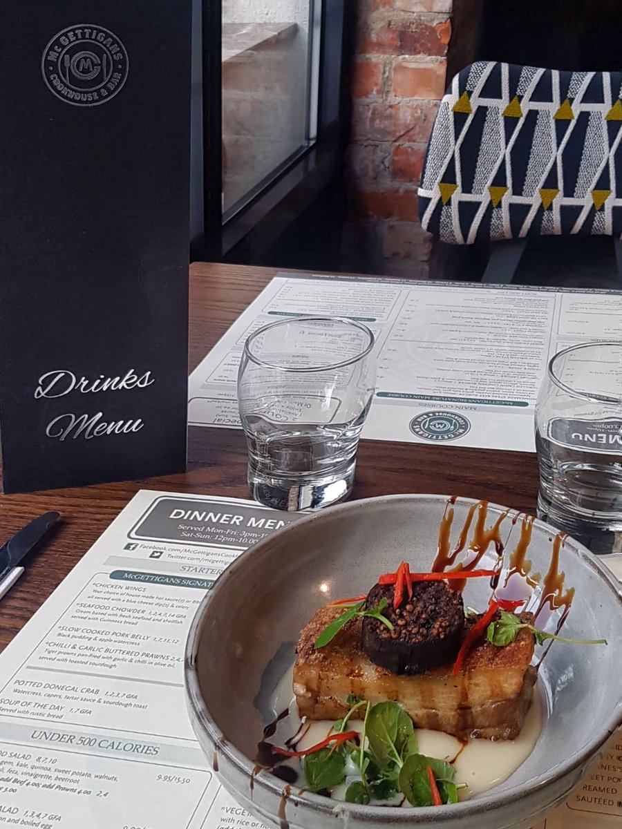 mcgettiganskw's tweet photo. Pork-fection on a plate ๐คค๐๐
Slow cooked pork belly with black pudding & apple watercress
#Starter #Mcgetin https://t.co/SywQ8kFy6w
